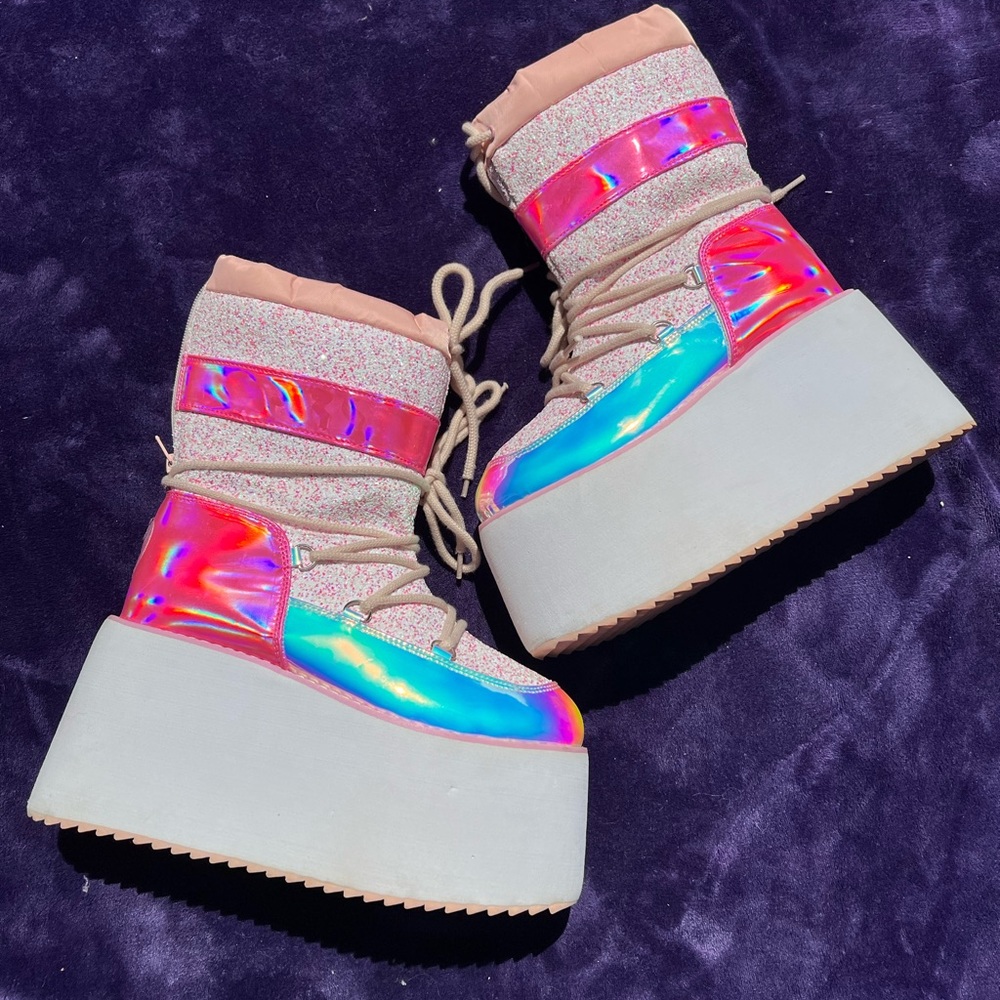 Y.R.U. Pink Holographic Qronic Winter Boots Alien on Heels Back Zip 8